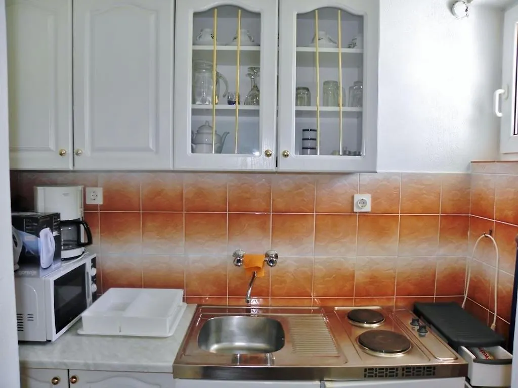 Alemka Apartment Banjol Croatia